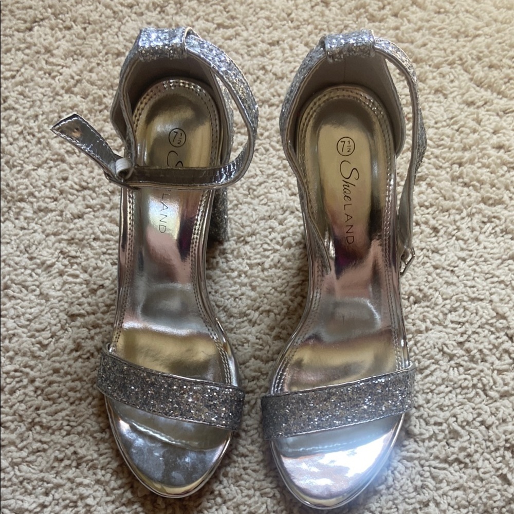 Elegant Silver Ankle Strap Heels size 7 1/2 Like New